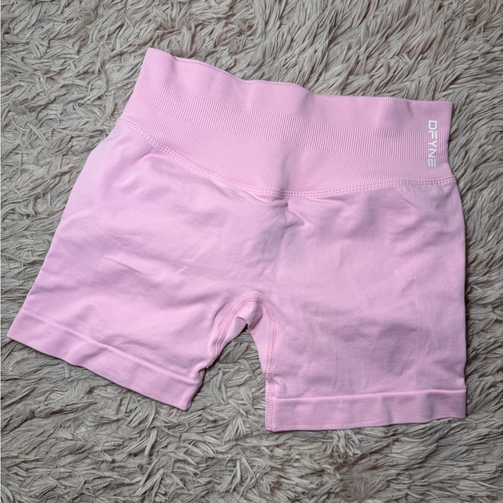 DFYNE IMPACT | light pink shorts 
Brand new